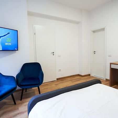 Minimalist Design Apartament In Magheru Бухарест Экстерьер фото