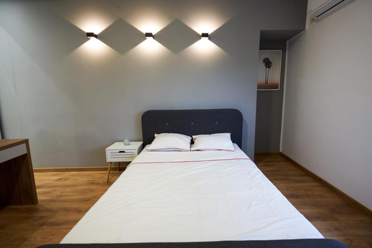 Minimalist Design Apartament In Magheru Бухарест Экстерьер фото